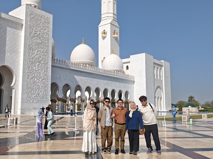 Taistil Haorun Medical go Dubai chun Deiseanna Cultúir agus Margaidh Áitiúil a Iniúchadh